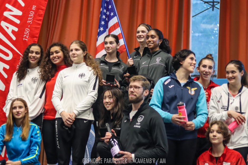 Podium de l'épreuve par équipes dames au Challenge Mondial U17 de Grenoble 2022