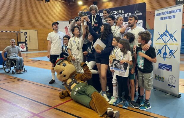 Le trophée du Challenge des petits As rentre à Grenoble